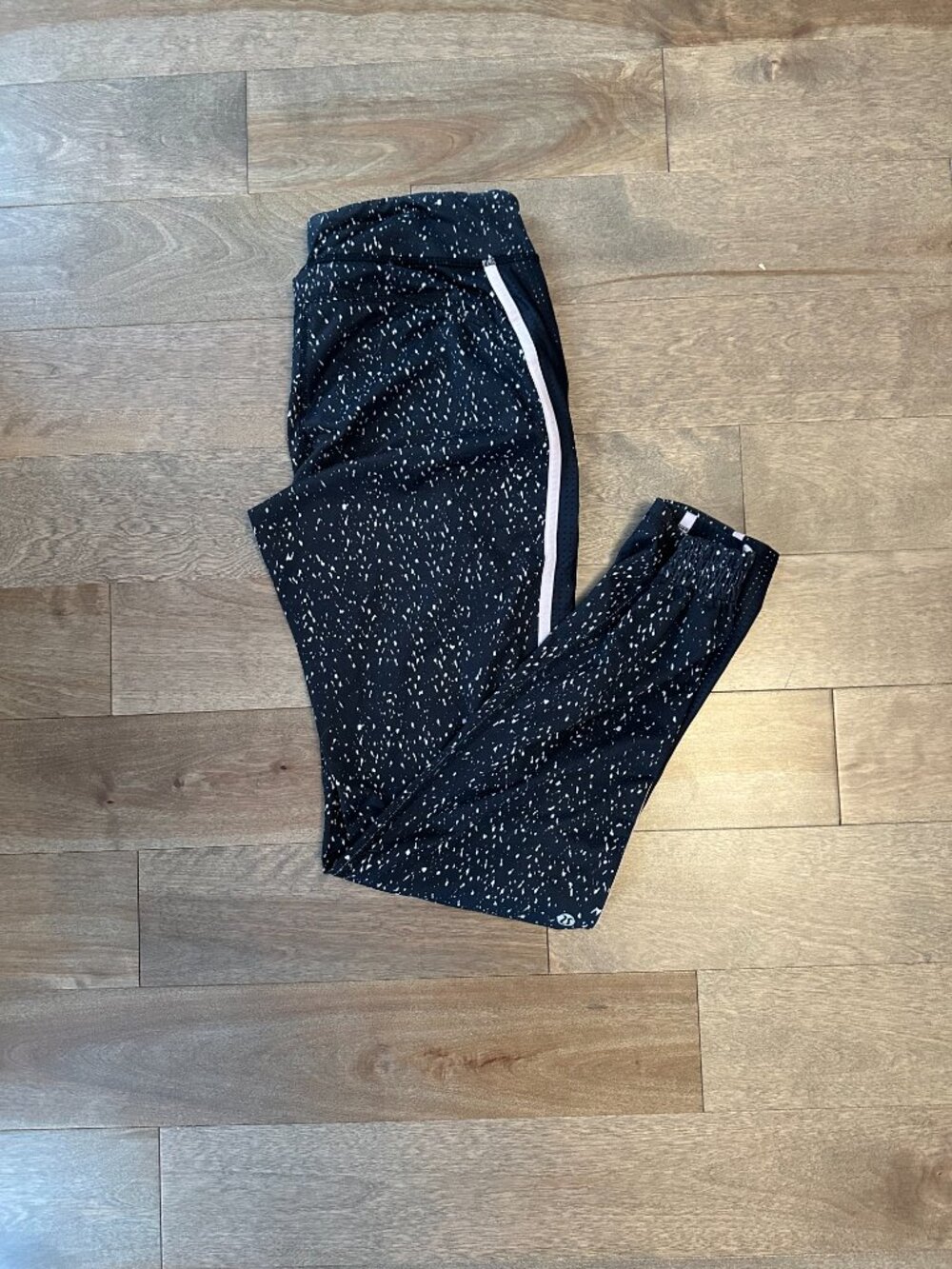 Lululemon Keep On Track Pant in Butterfly Texture Mink Berry Black
